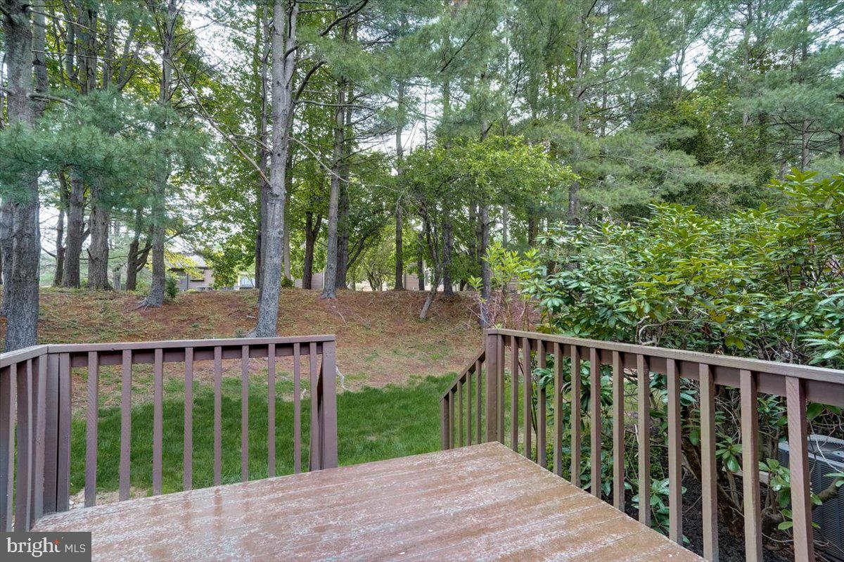 Photo 24 of 30 of 255 Sayre Dr multi-family property