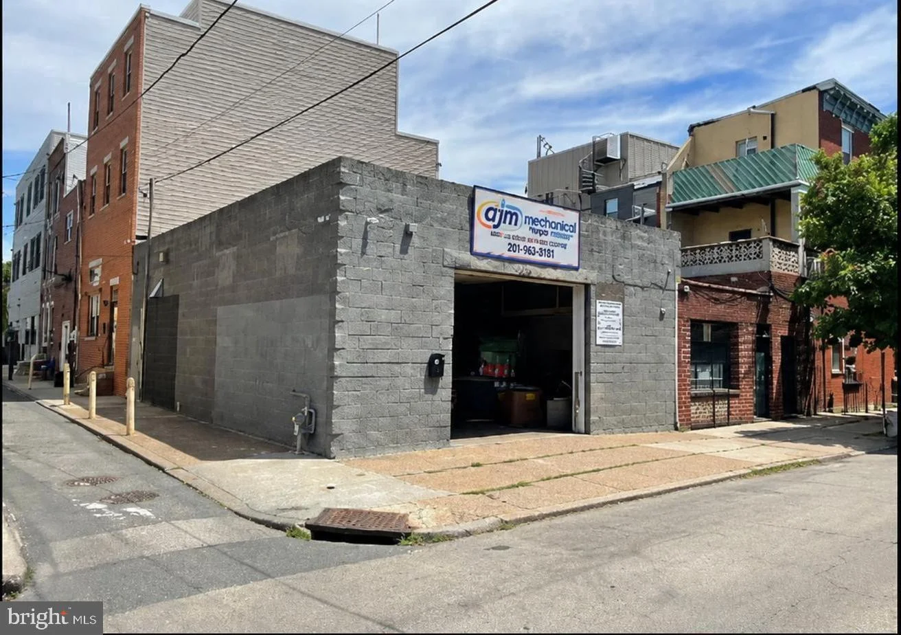 203 Moore Street