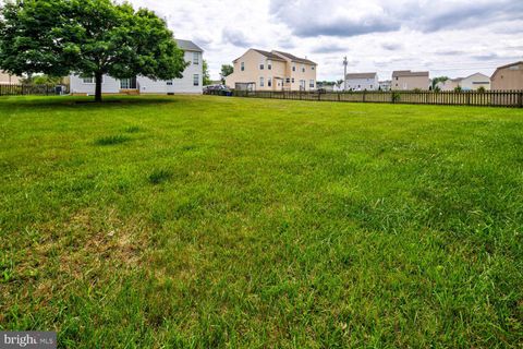 Single Family Residence in Dover DE 29 Walden LANE 34.jpg