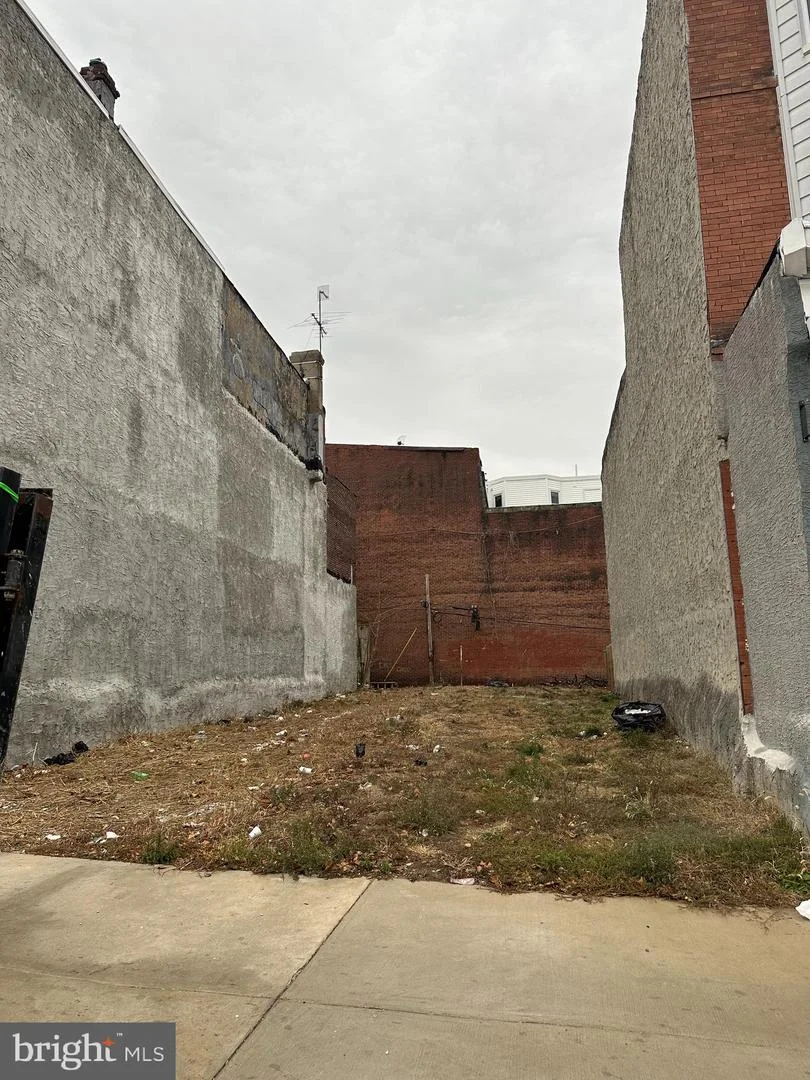 6149 Vine Street