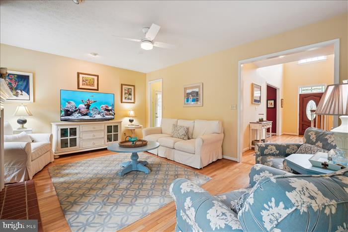 Photo 9 of 33 of 21818 Hazeltine Ct house