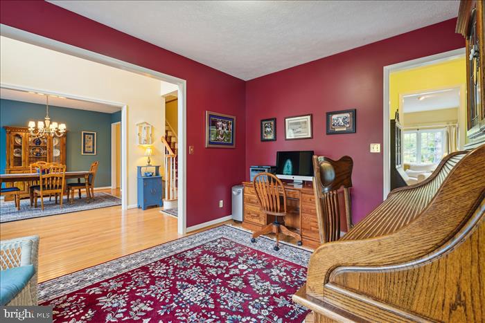 Photo 7 of 33 of 21818 Hazeltine Ct house