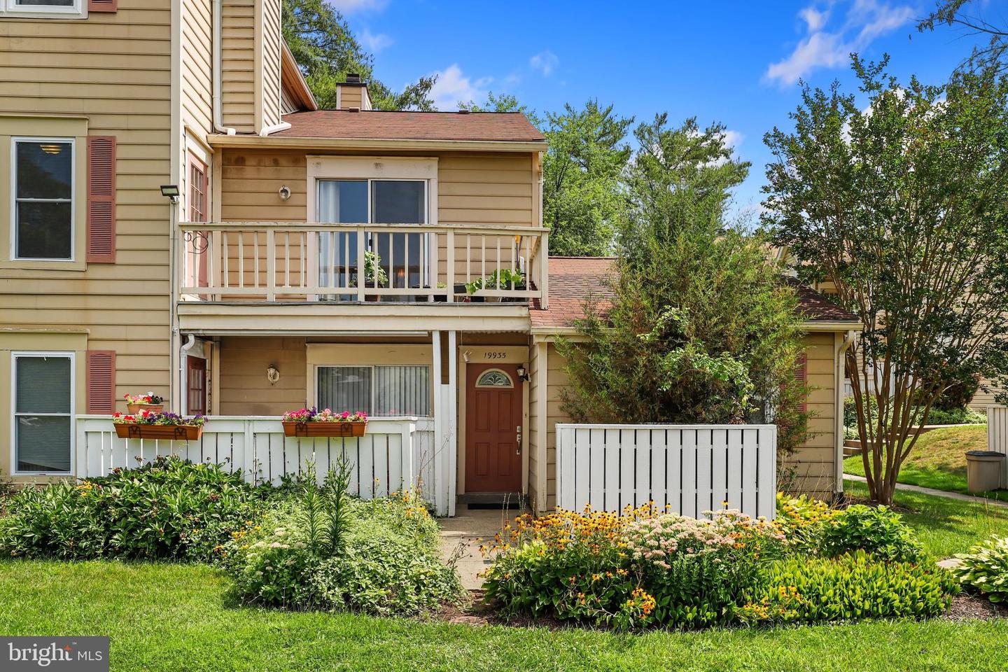 Photo 1 of 25 of 19935 Appledowre Cir #116 townhome