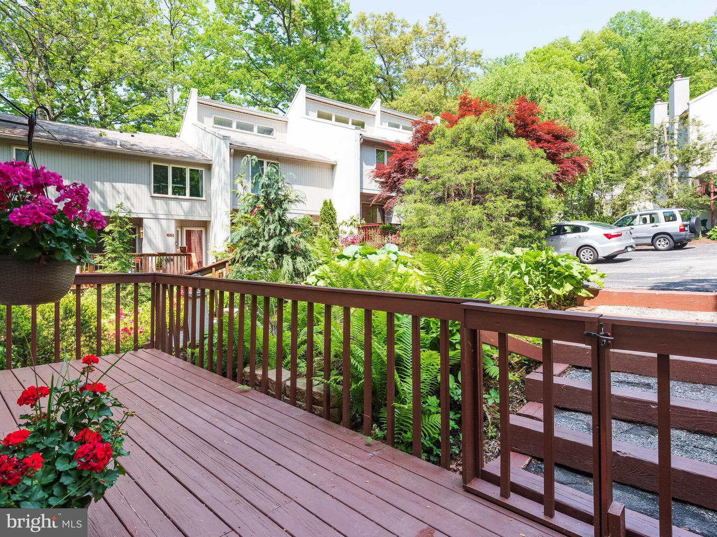 Photo 5 of 47 of 704 Westtown Cir townhome