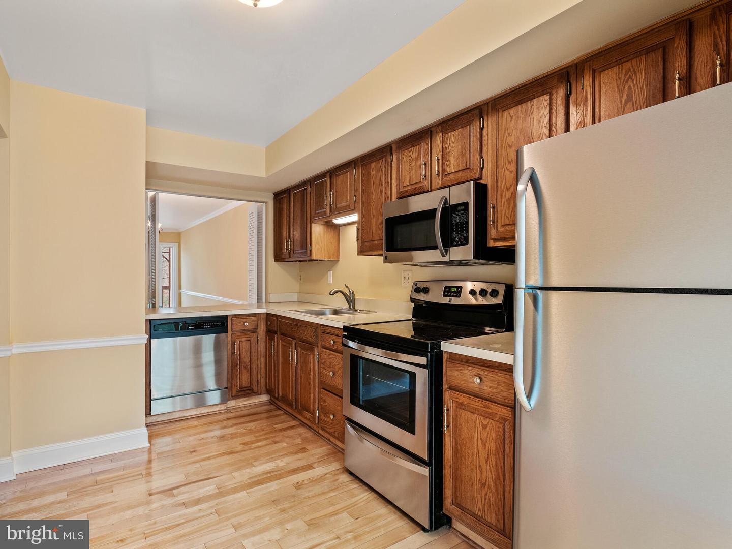 Photo 17 of 47 of 704 Westtown Cir townhome