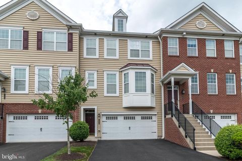Townhouse in Telford PA 105 Country View WAY.jpg