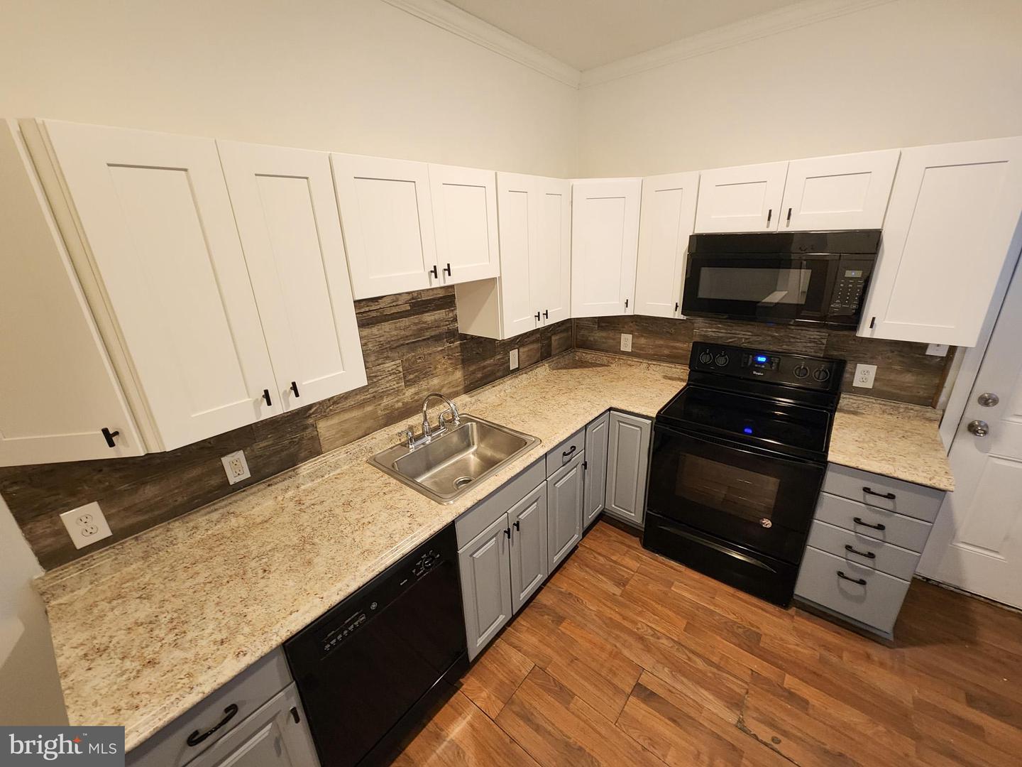 View Philadelphia, PA 19133 townhome