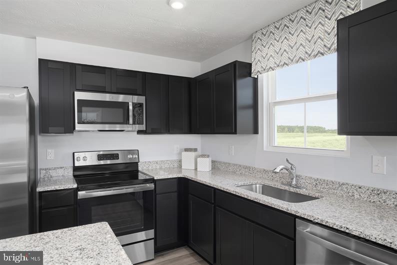 Photo 4 of 21 of 30178 Creekview Cir house