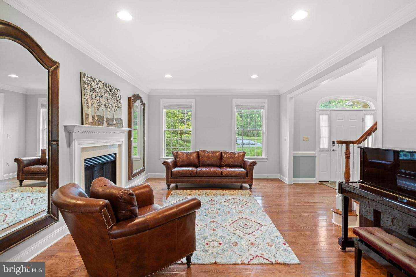 Photo 14 of 66 of 1368 Spring Hill Rd house
