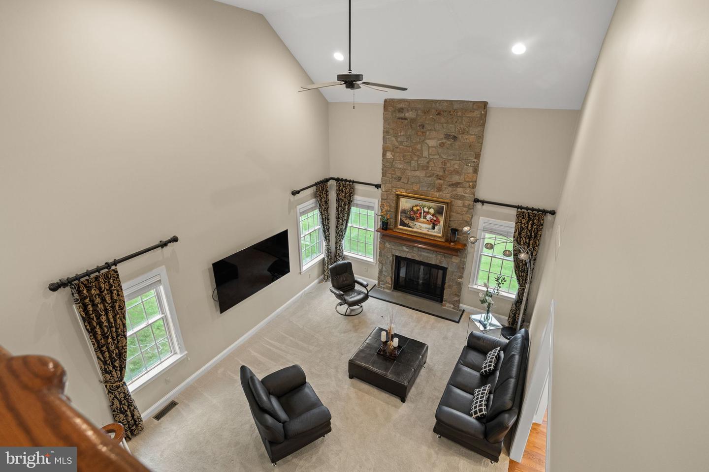 Photo 20 of 66 of 1368 Spring Hill Rd house