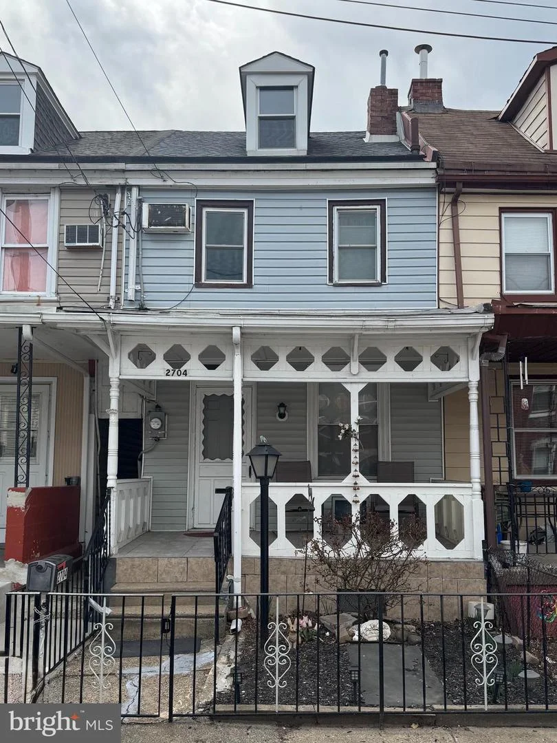 2704 Pratt Street