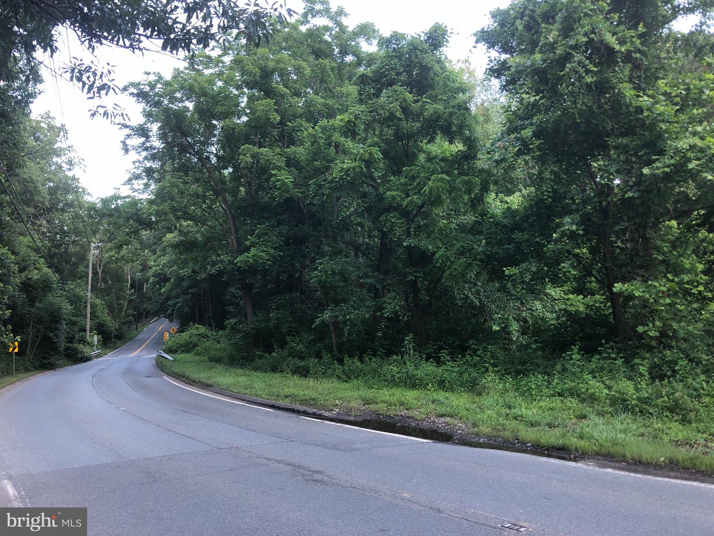 Photo 8 of 22 of Woodfield Rd Woodfield land