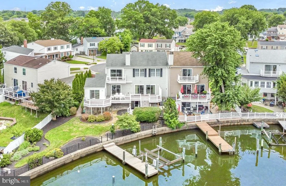124 Ravenswood Ct
