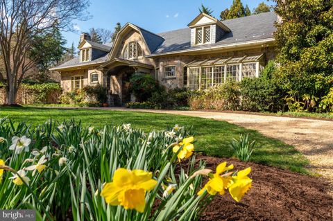 Single Family Residence in Chevy Chase MD 4501 Drummond AVENUE.jpg