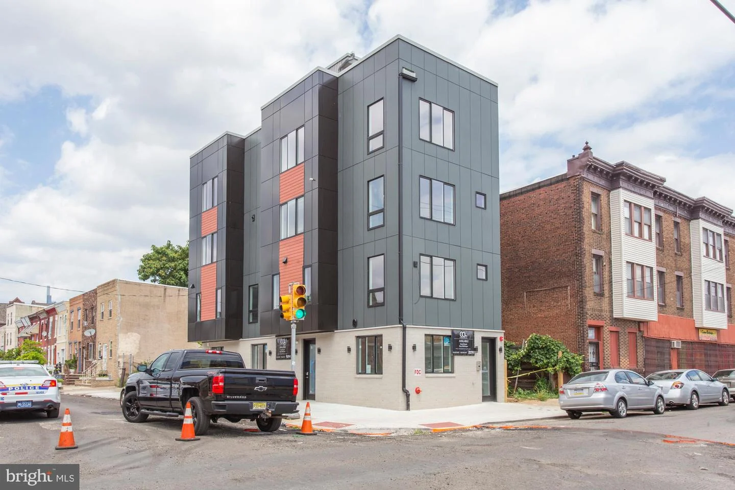 2123 Dickinson Street
