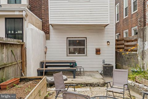 Townhouse in Philadelphia PA 2057 Susquehanna AVENUE 17.jpg