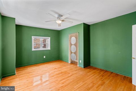 Townhouse in Philadelphia PA 2057 Susquehanna AVENUE 19.jpg