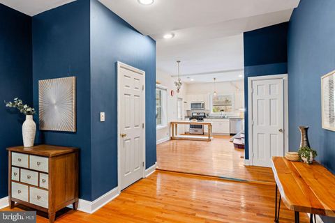 Townhouse in Philadelphia PA 2057 Susquehanna AVENUE 8.jpg