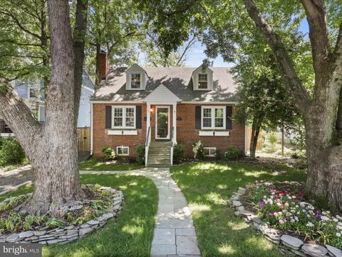 Single Family Residence in Arlington VA 1709 Quincy STREET.jpg