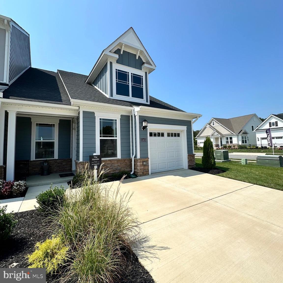 Photo 2 of 29 of 10722 Great Lakes Pl townhome