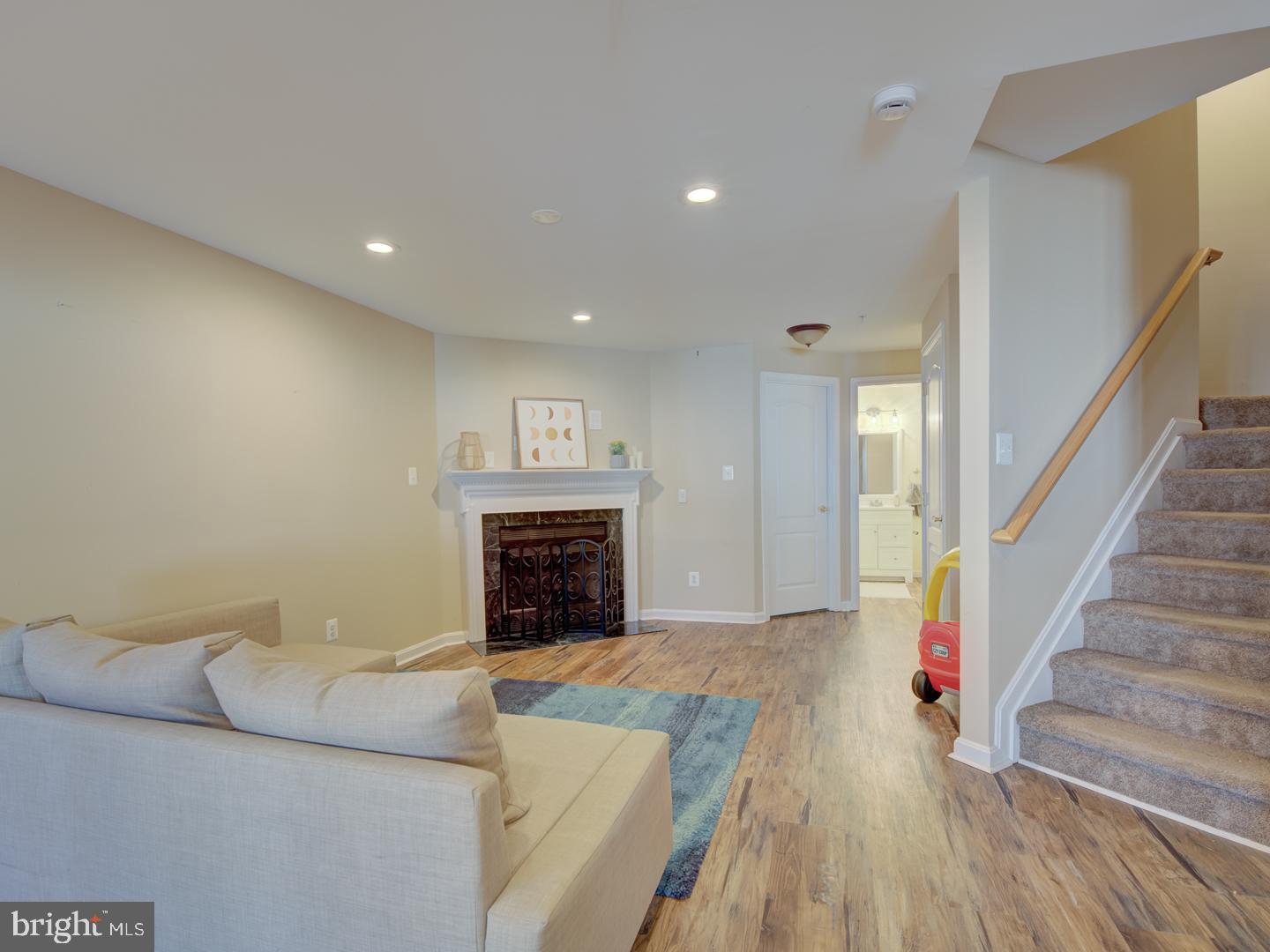 Photo 19 of 27 of 1910 Glenroths Dr townhome