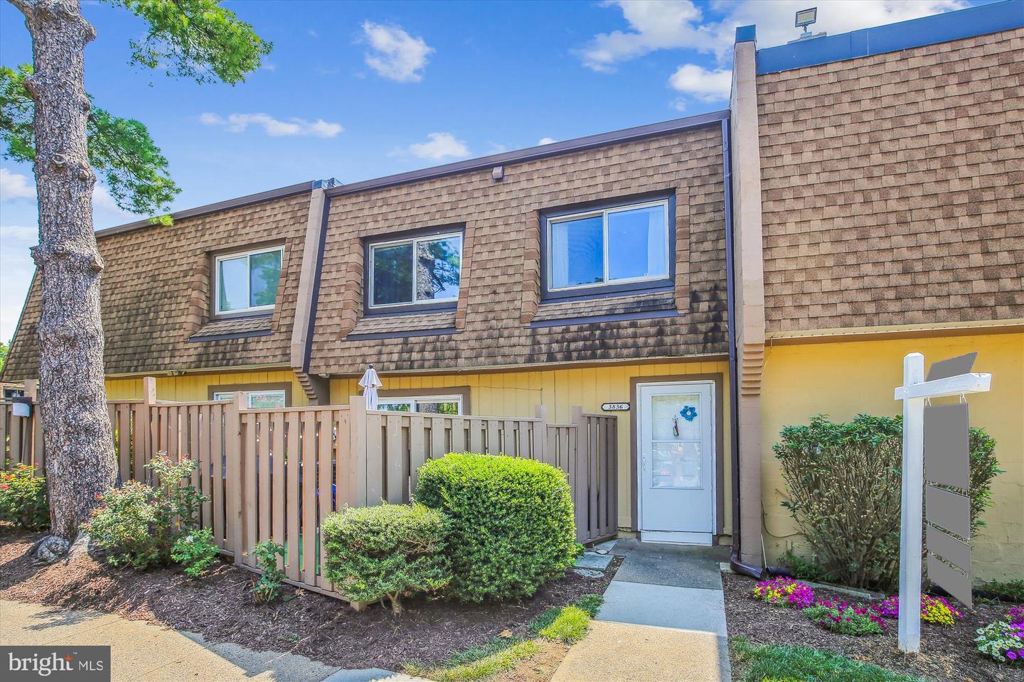 View Alexandria, VA 22309 townhome