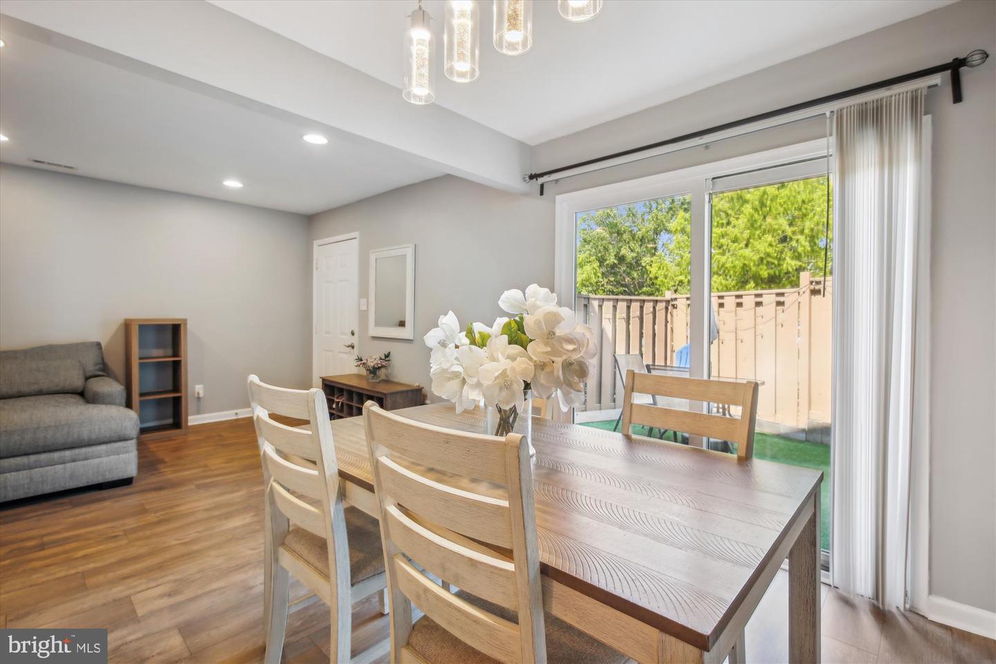 Photo 11 of 44 of 3836 Joshua Pl #D townhome
