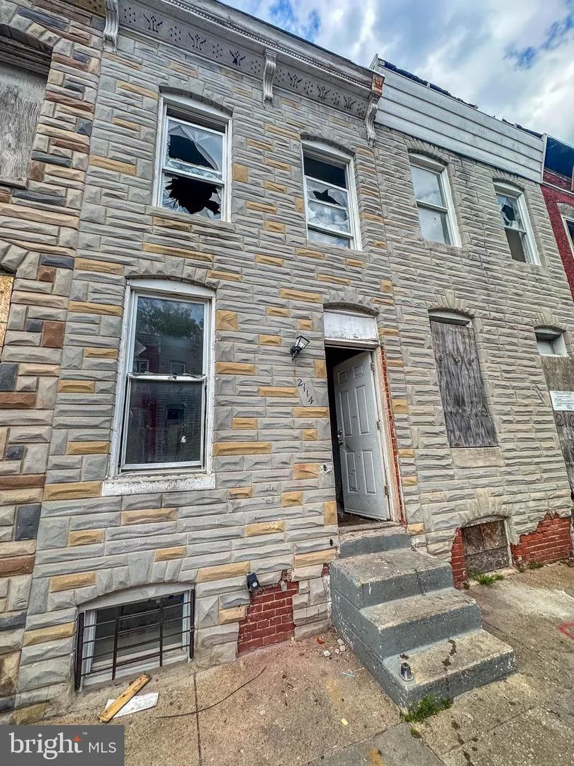2114 Vine Street