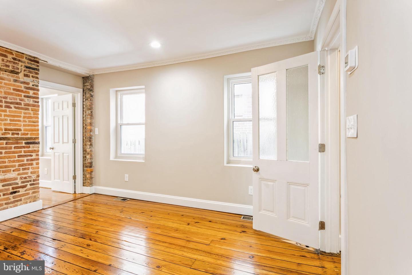 Photo 9 of 36 of 2123 Eastern Ave townhome
