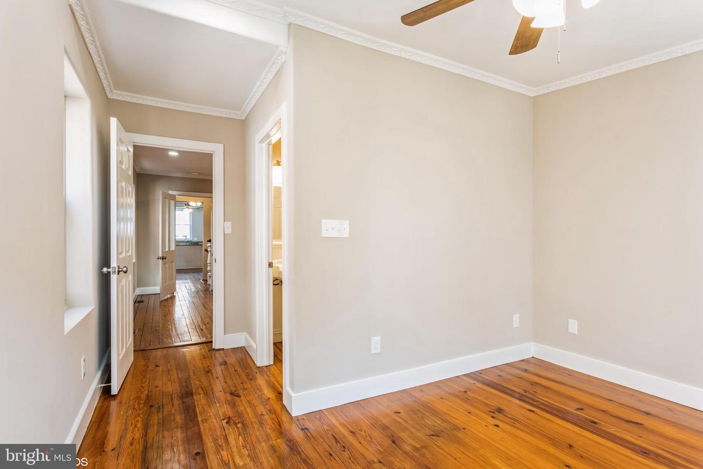 Photo 11 of 36 of 2123 Eastern Ave townhome