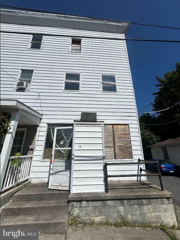 2219 Water Street