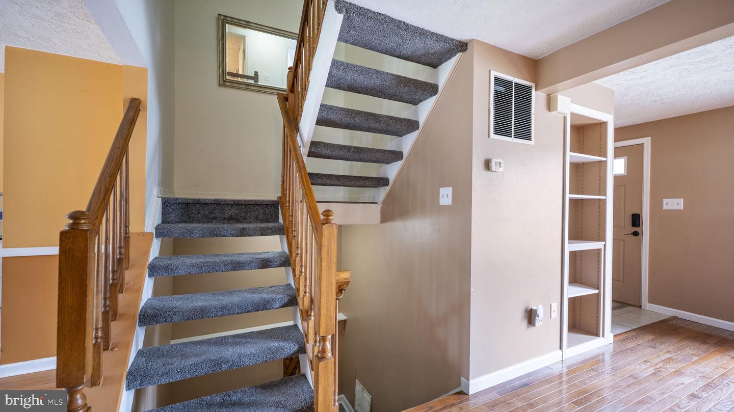 Photo 5 of 11 of 1542 Saint Lawrence Ct townhome