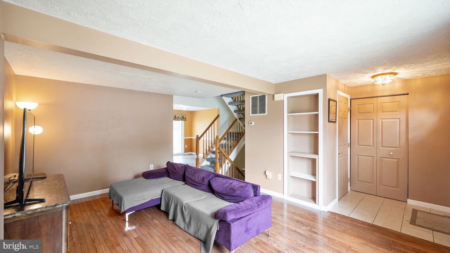 Photo 3 of 11 of 1542 Saint Lawrence Ct townhome