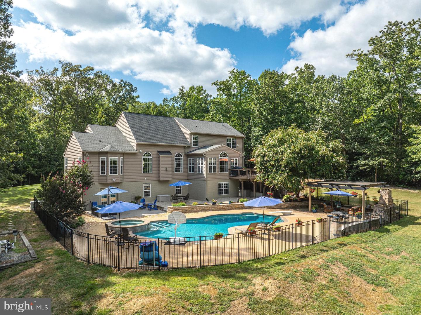 Photo 2 of 37 of 67 Willow Ridge Ct house