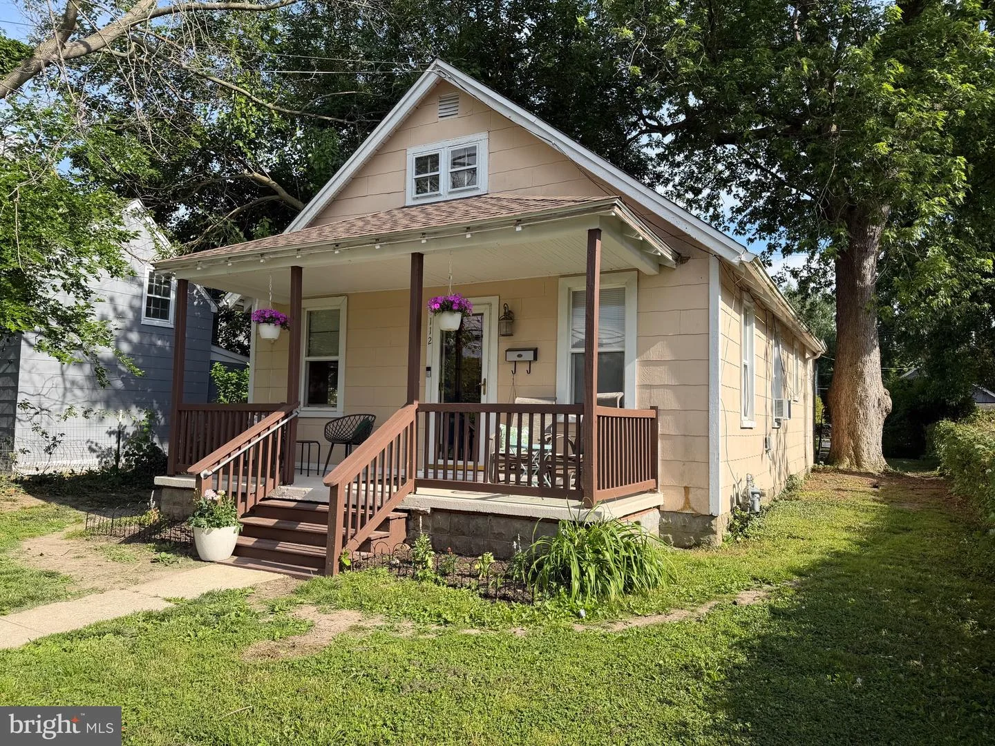 112 Glenwood Avenue W