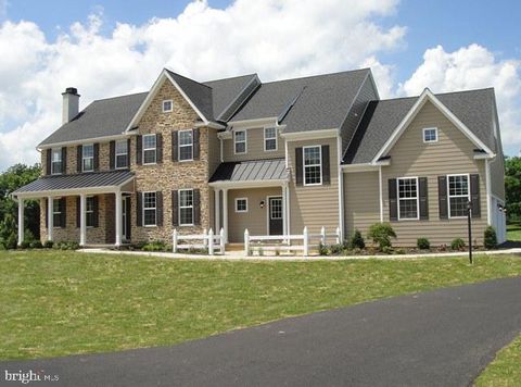 Single Family Residence in Coopersburg PA Lot 9 Sunrise Drive.jpg