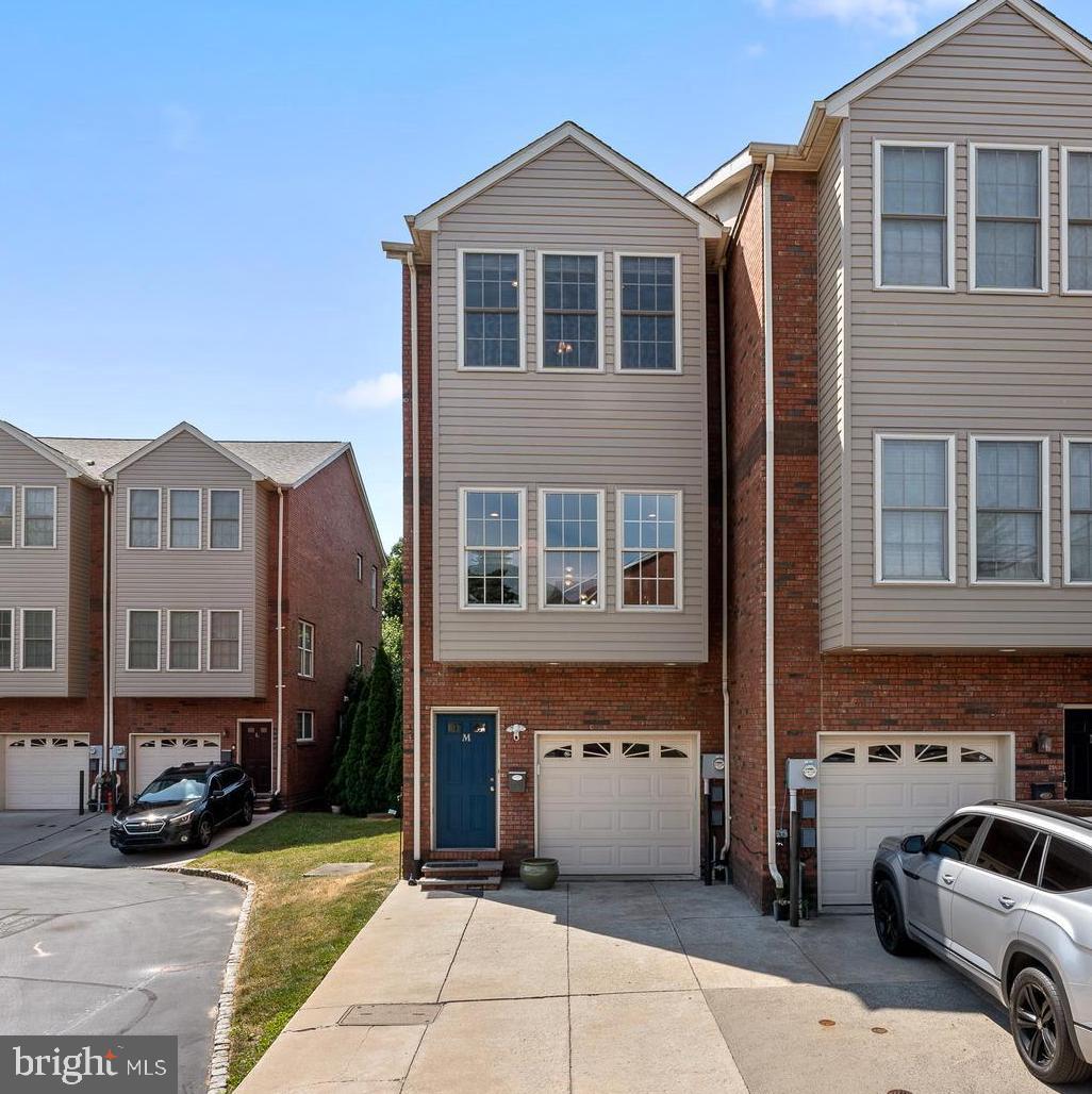 View Philadelphia, PA 19128 townhome