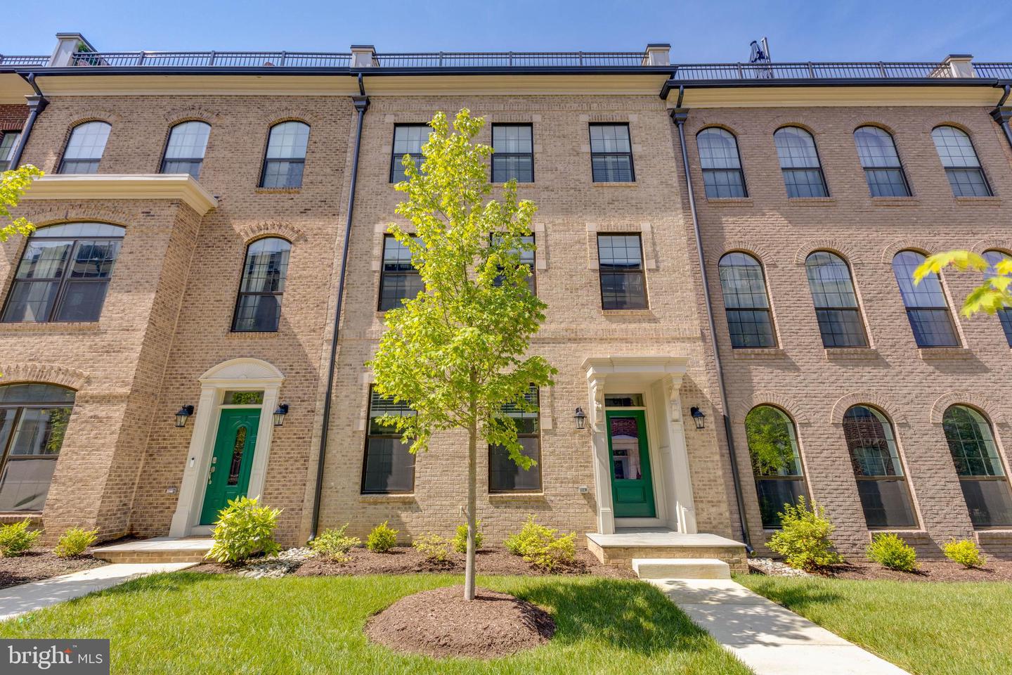 Photo 1 of 40 of 604 Leigh Way townhome