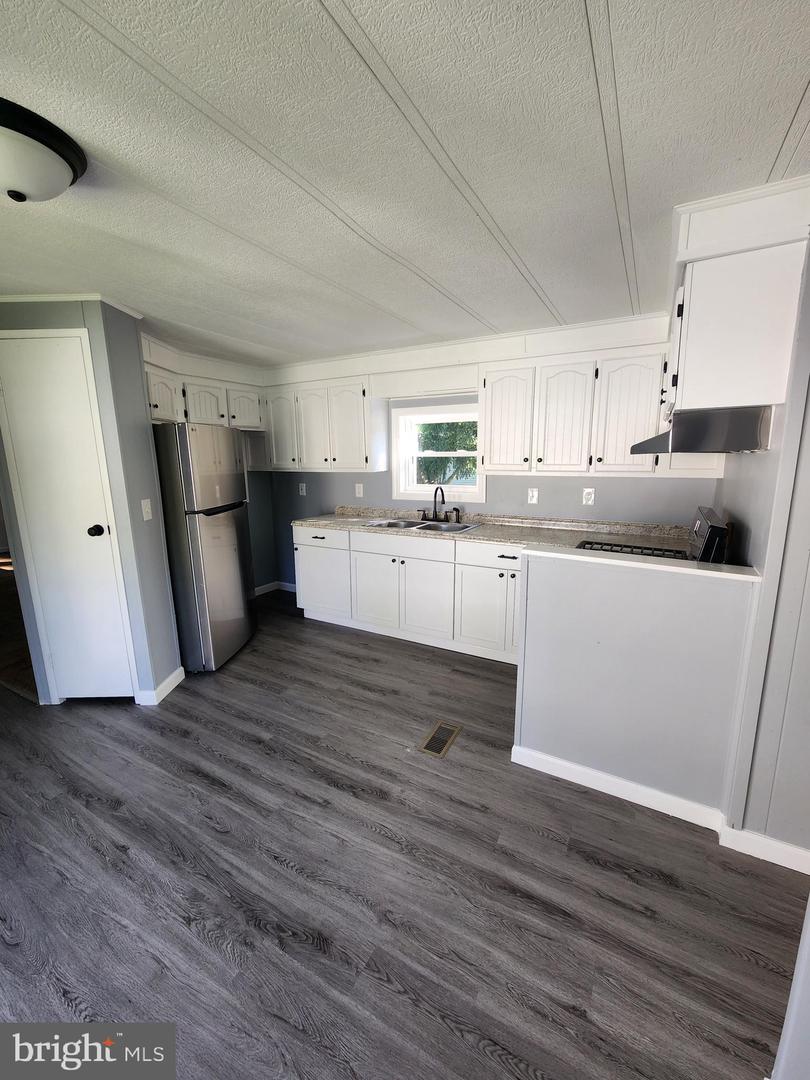 Photo 14 of 26 of 205 Adams Ave mobile home