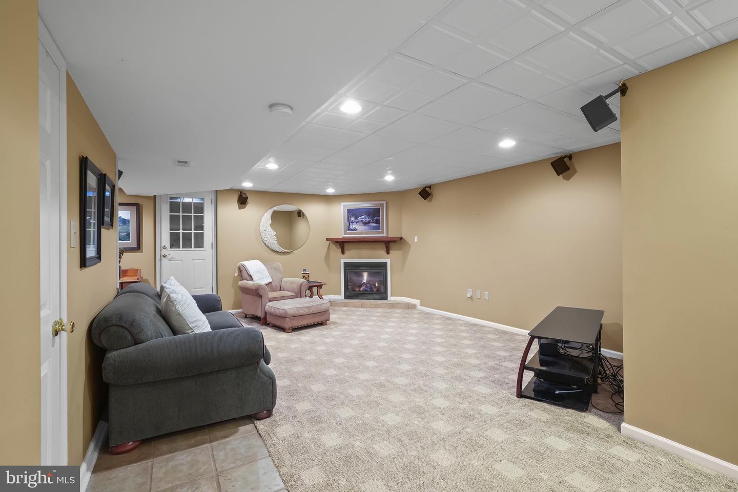Photo 96 of 102 of 122 Knoll Dr house