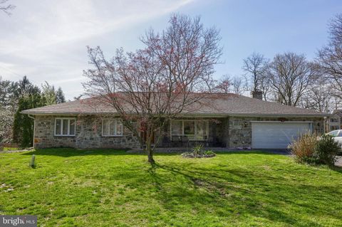 Single Family Residence in Lancaster PA 28 Landis DRIVE.jpg