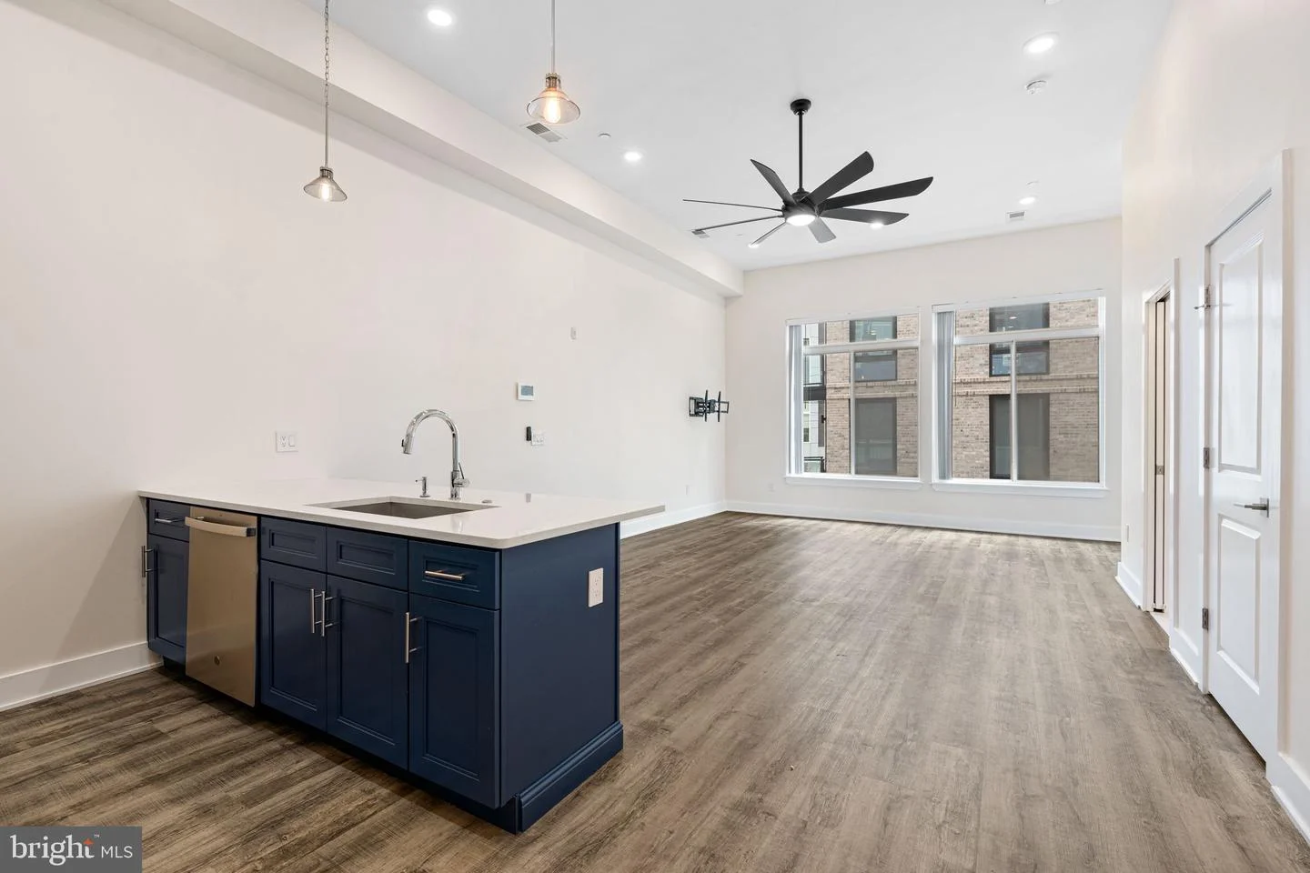 1115 N American Street Unit D4