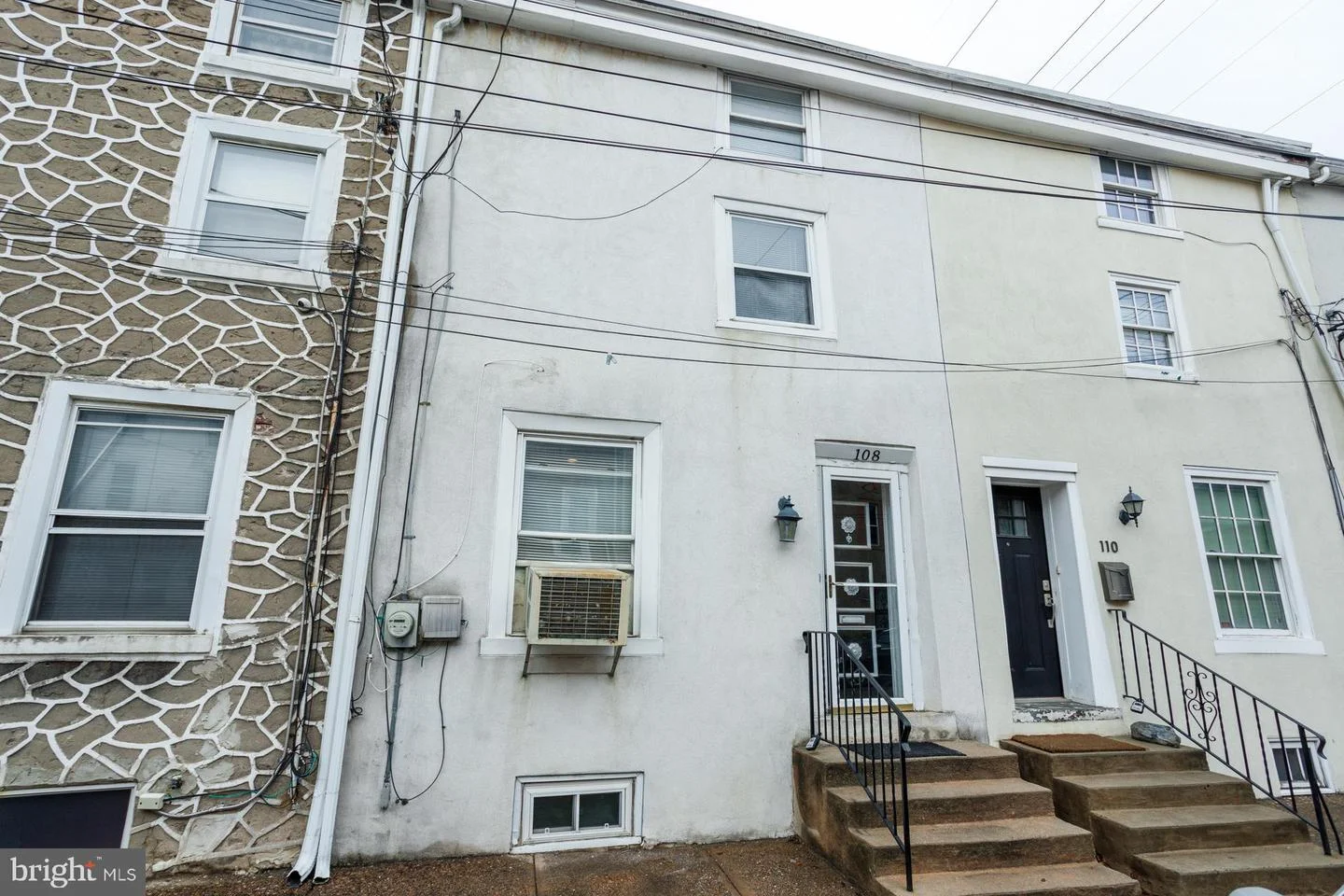 108 Roxborough Avenue