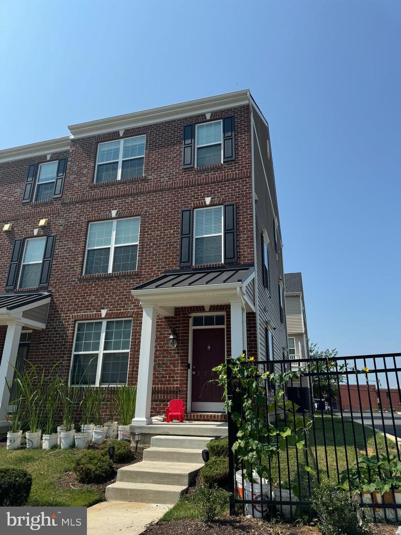 View Claymont, DE 19703 townhome