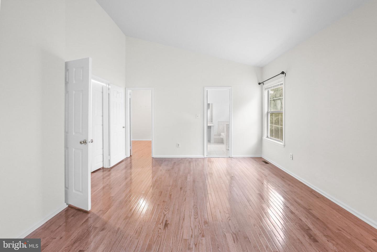 Photo 13 of 26 of 15 Heath Ct townhome