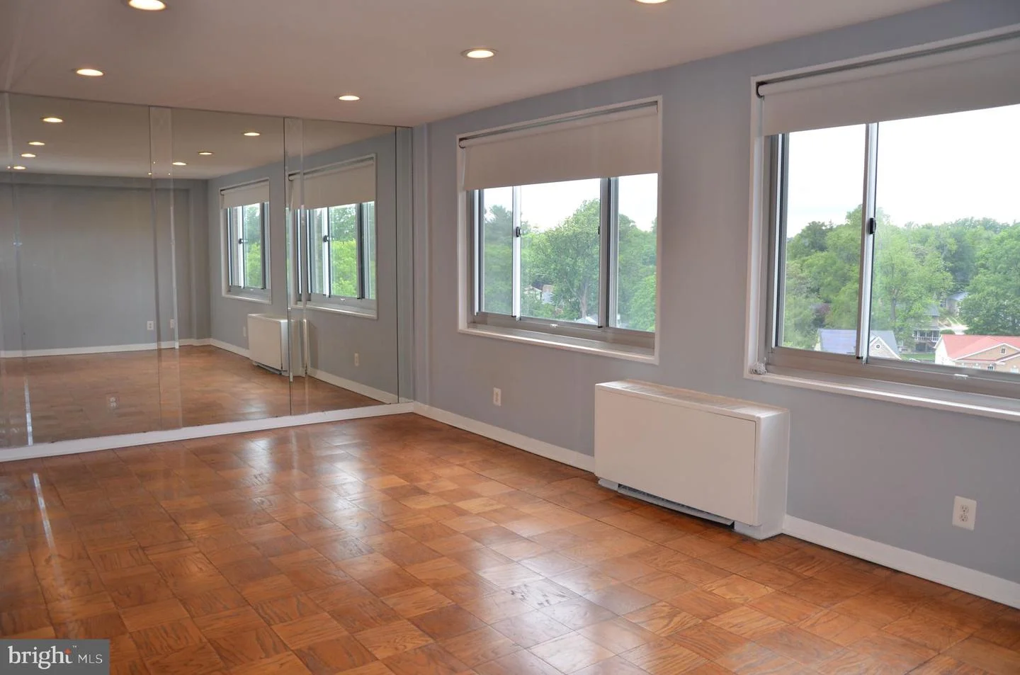 1900 Lyttonsville Road Unit 1103
