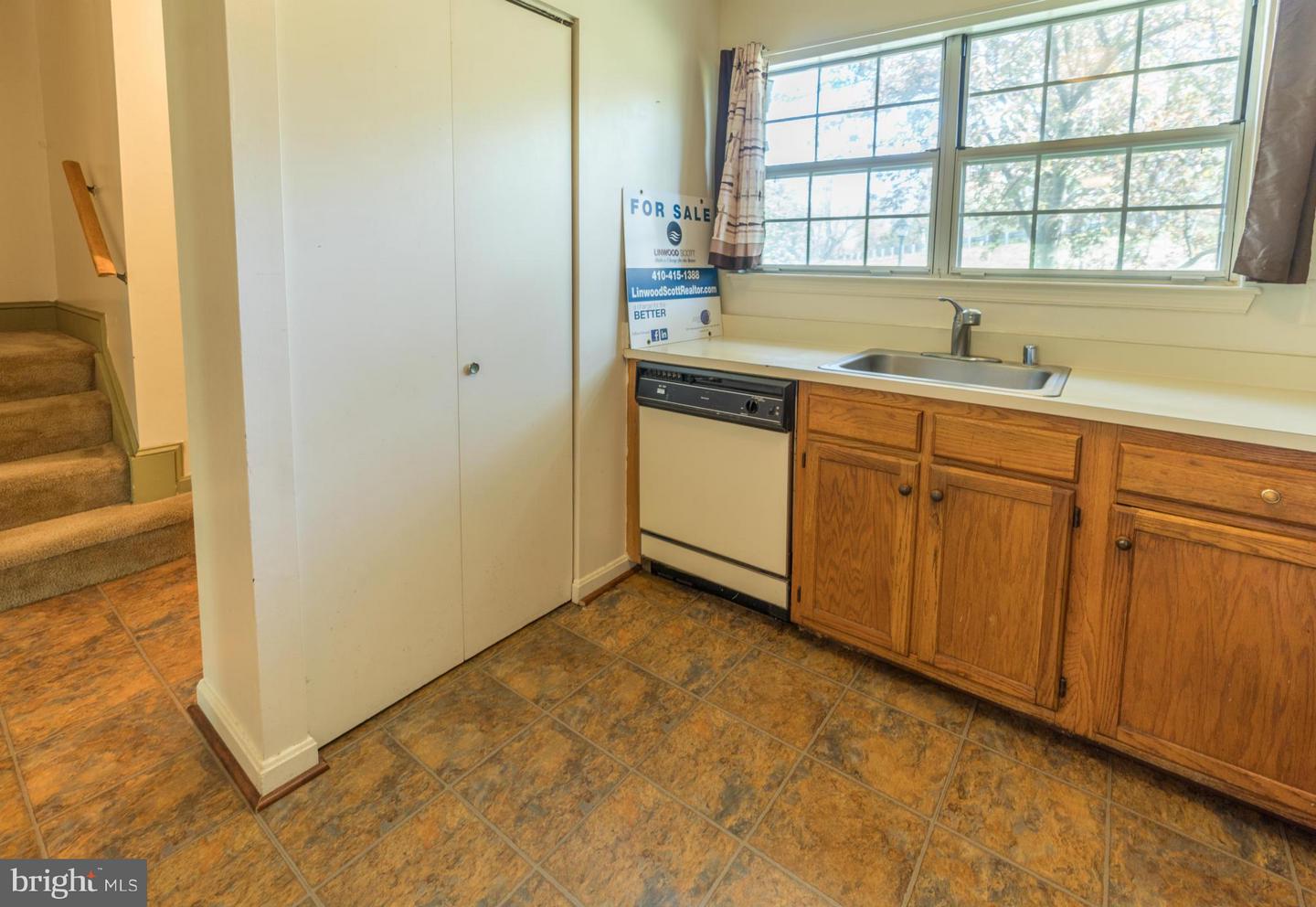 Photo 6 of 28 of 1337 Upcot Ct townhome