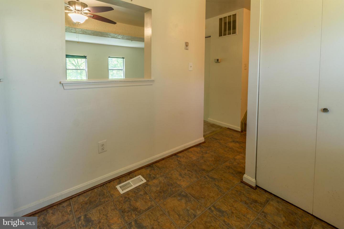 Photo 21 of 28 of 1337 Upcot Ct townhome