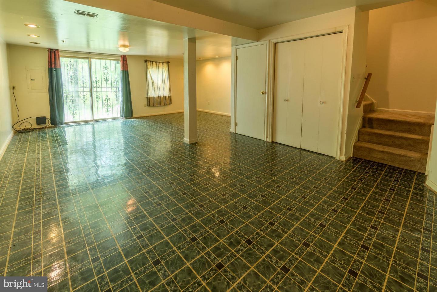 Photo 13 of 28 of 1337 Upcot Ct townhome