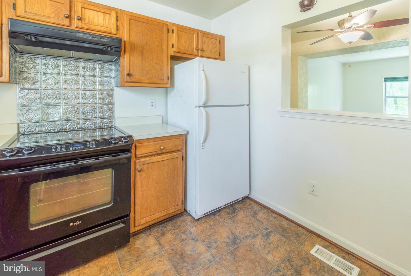 Photo 5 of 28 of 1337 Upcot Ct townhome